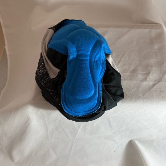 Pearl Izumi Black Patterned Bike Shorts - Picture 5 of 8